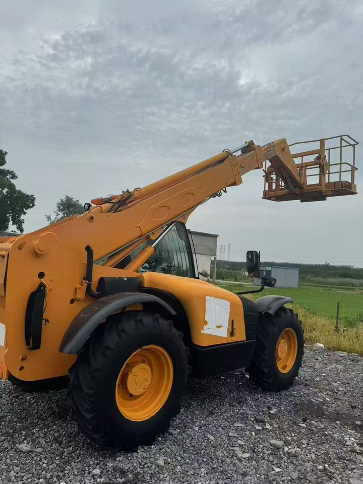 JCB 535 - Teleskopický manipulátor: obrázek 2 JCB 535 - Teleskopický manipulátor: obrázek 2