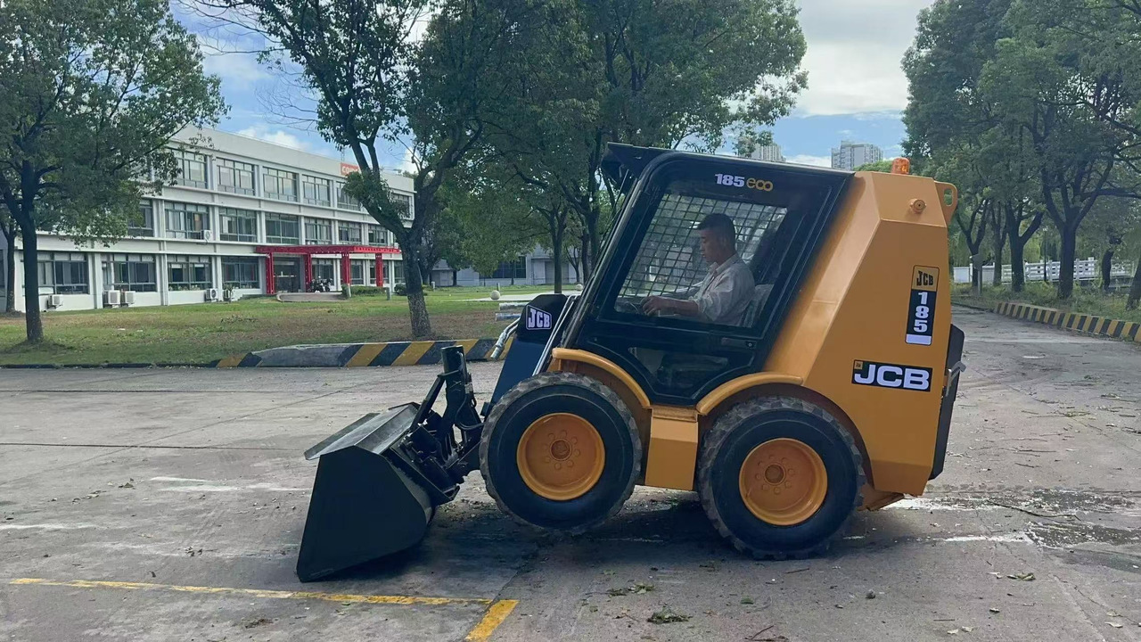 JCB JCB 185 - Smykový nakladač: obrázek 3 JCB JCB 185 - Smykový nakladač: obrázek 3