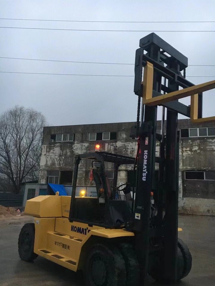 KOMATSU 15-ton - Dieselový vysokozdvižný vozík: obrázek 3 KOMATSU 15-ton - Dieselový vysokozdvižný vozík: obrázek 3