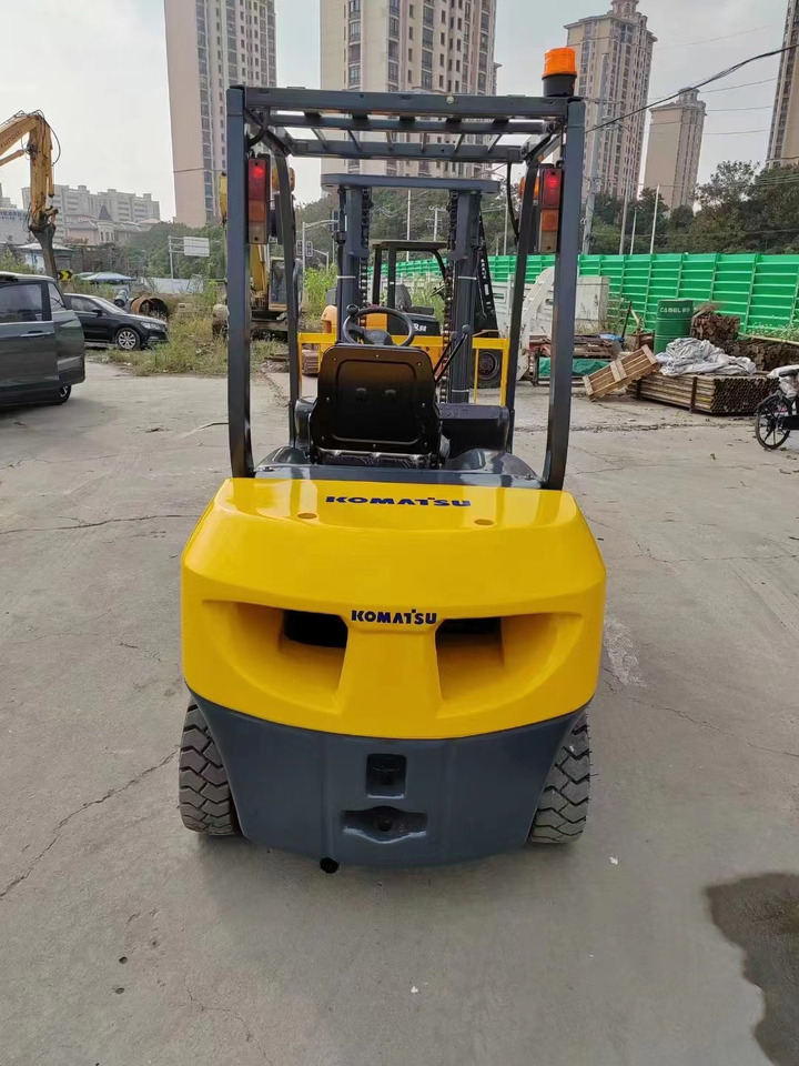 KOMATSU 3-ton - Dieselový vysokozdvižný vozík: obrázek 2 KOMATSU 3-ton - Dieselový vysokozdvižný vozík: obrázek 2