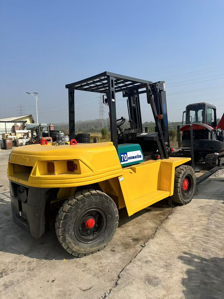 KOMATSU 7-ton - Dieselový vysokozdvižný vozík: obrázek 4 KOMATSU 7-ton - Dieselový vysokozdvižný vozík: obrázek 4