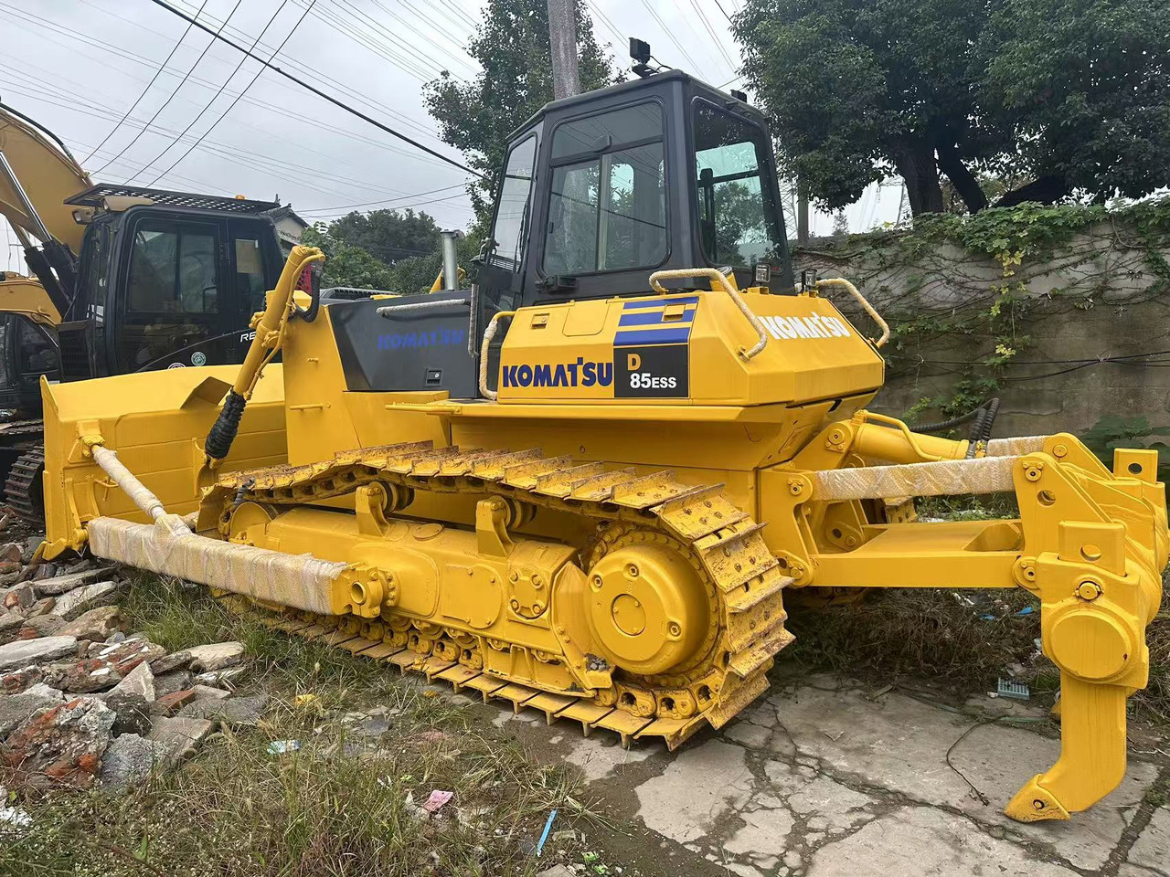 KOMATSU D85ESS - Buldozer: obrázek 1 KOMATSU D85ESS - Buldozer: obrázek 1