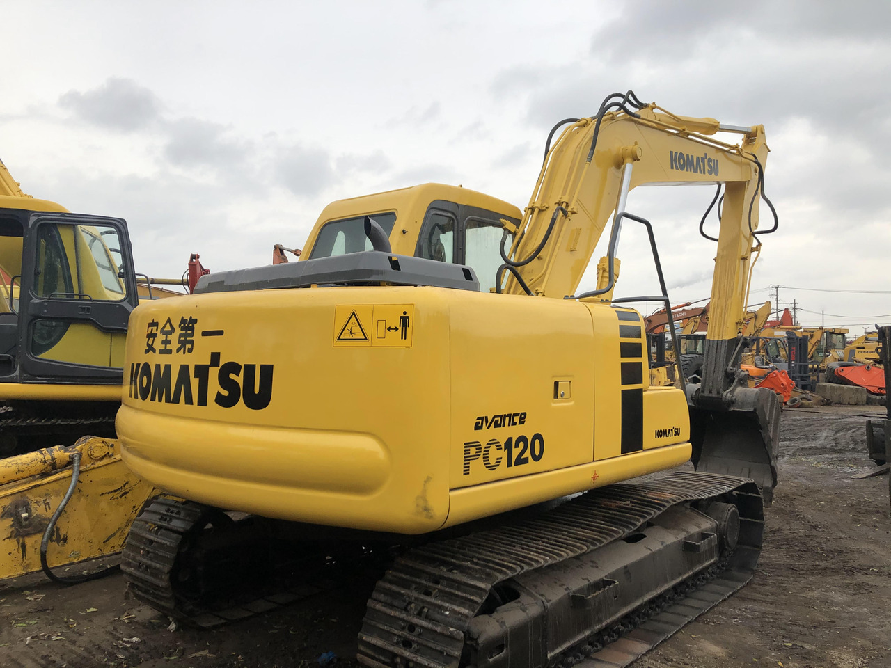 KOMATSU PC120-6 - Pásové rýpadlo: obrázek 3 KOMATSU PC120-6 - Pásové rýpadlo: obrázek 3