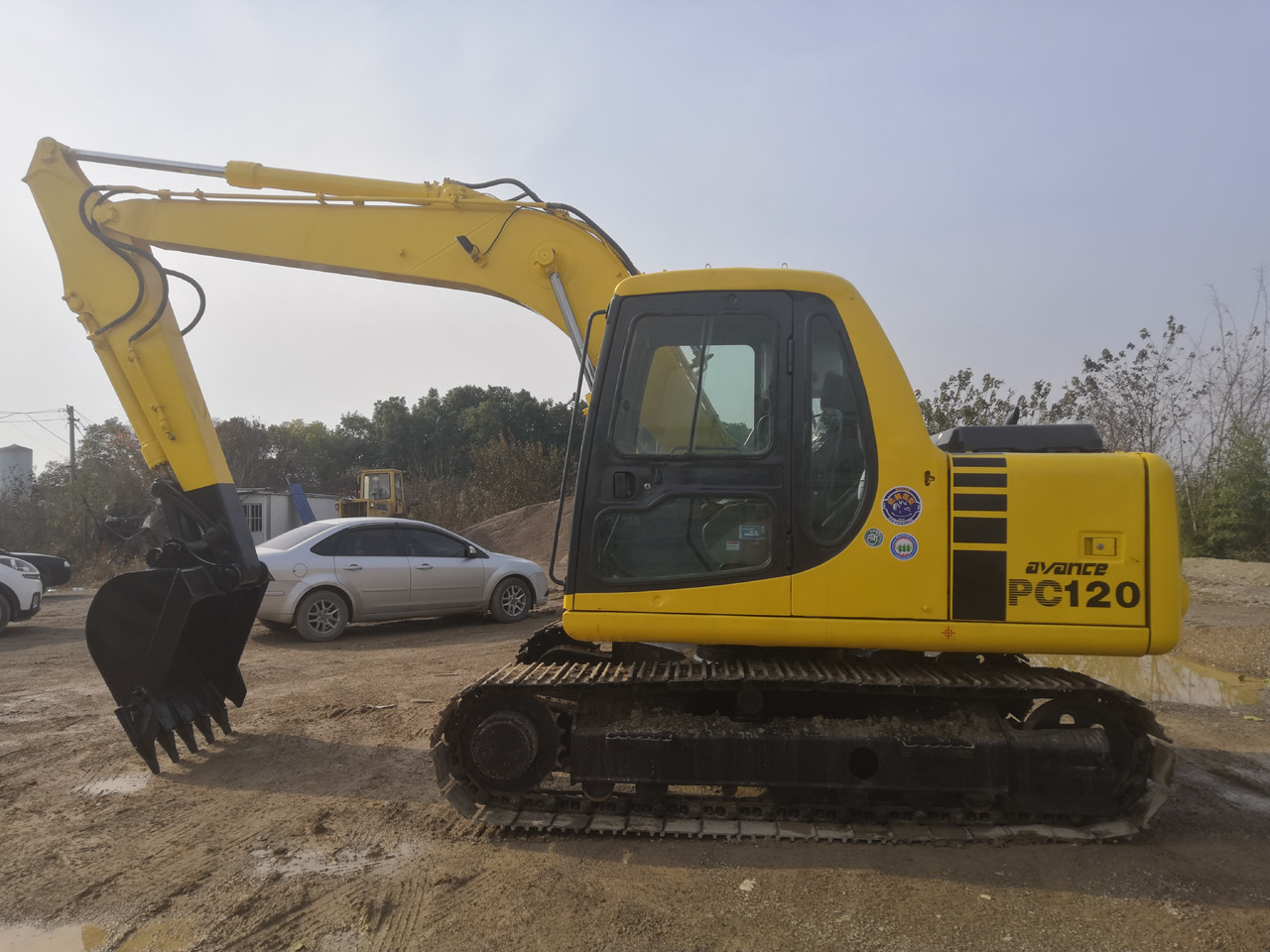 KOMATSU PC120-6 - Pásové rýpadlo: obrázek 4 KOMATSU PC120-6 - Pásové rýpadlo: obrázek 4