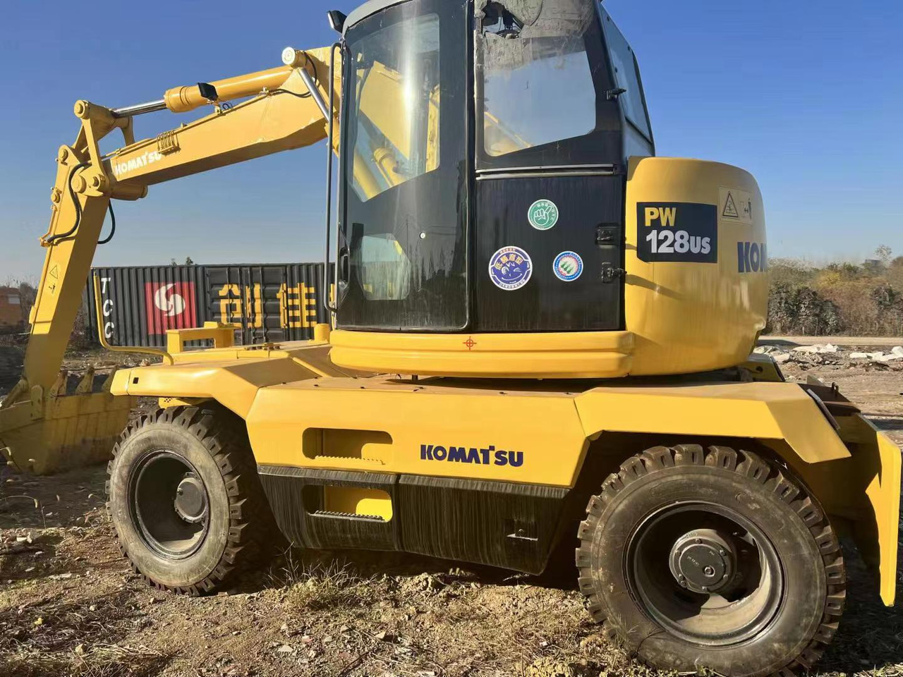 KOMATSU PC128US - Kolesové rýpadlo: obrázek 4 KOMATSU PC128US - Kolesové rýpadlo: obrázek 4