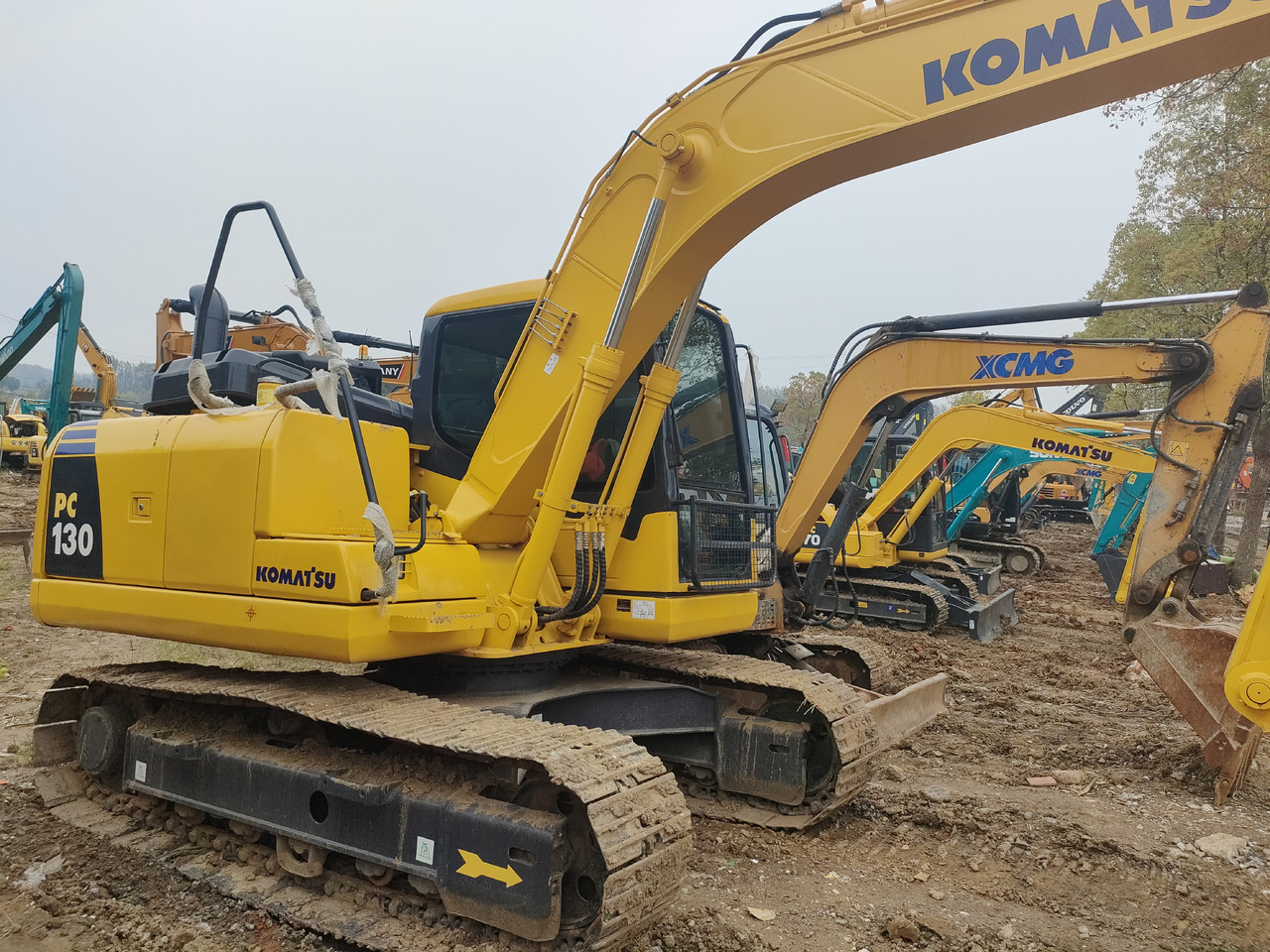 KOMATSU PC130-7 - Kolesové rýpadlo: obrázek 2 KOMATSU PC130-7 - Kolesové rýpadlo: obrázek 2