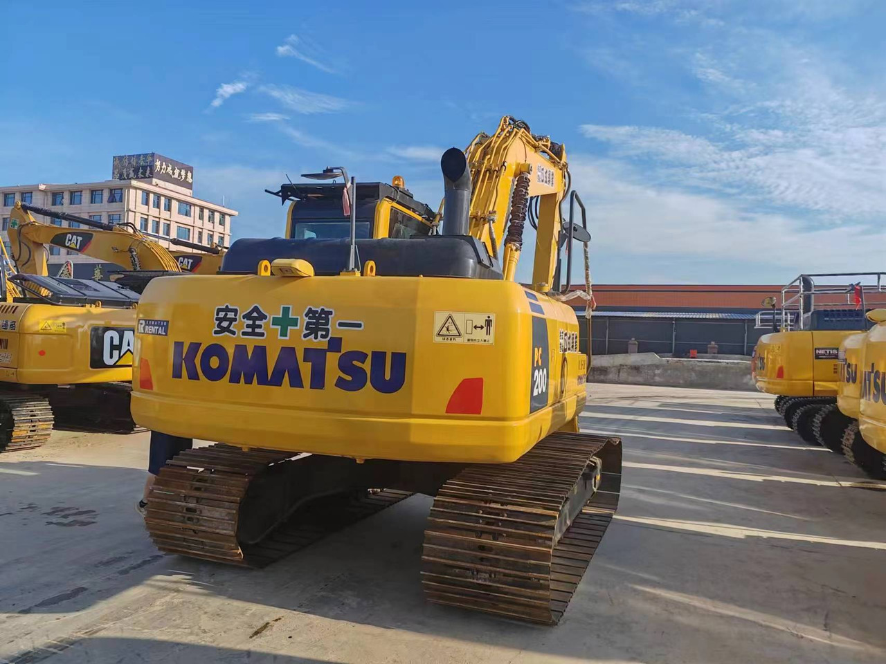 KOMATSU PC200-8 - Pásové rýpadlo: obrázek 3 KOMATSU PC200-8 - Pásové rýpadlo: obrázek 3