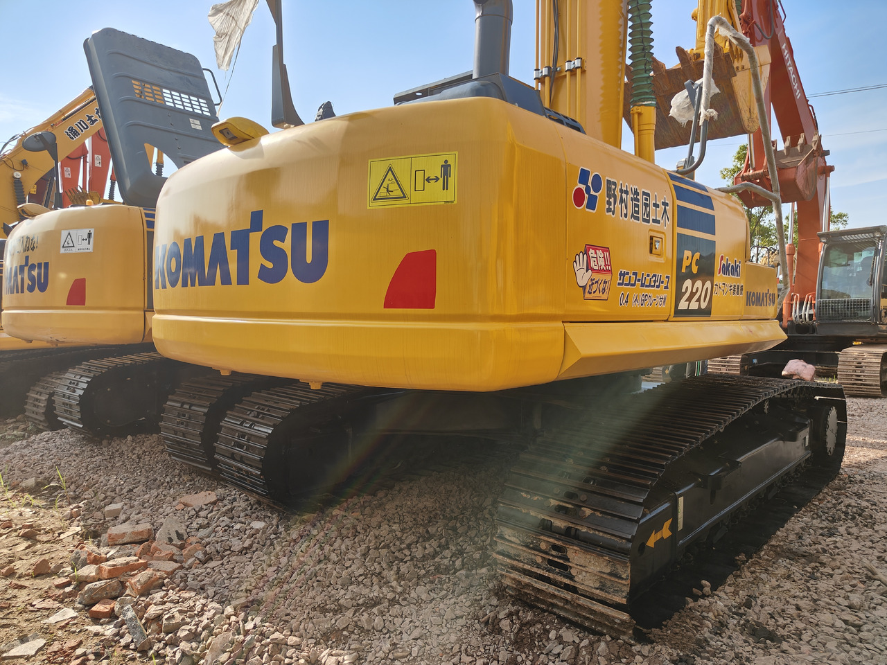 KOMATSU PC220-8 - Pásové rýpadlo: obrázek 3 KOMATSU PC220-8 - Pásové rýpadlo: obrázek 3