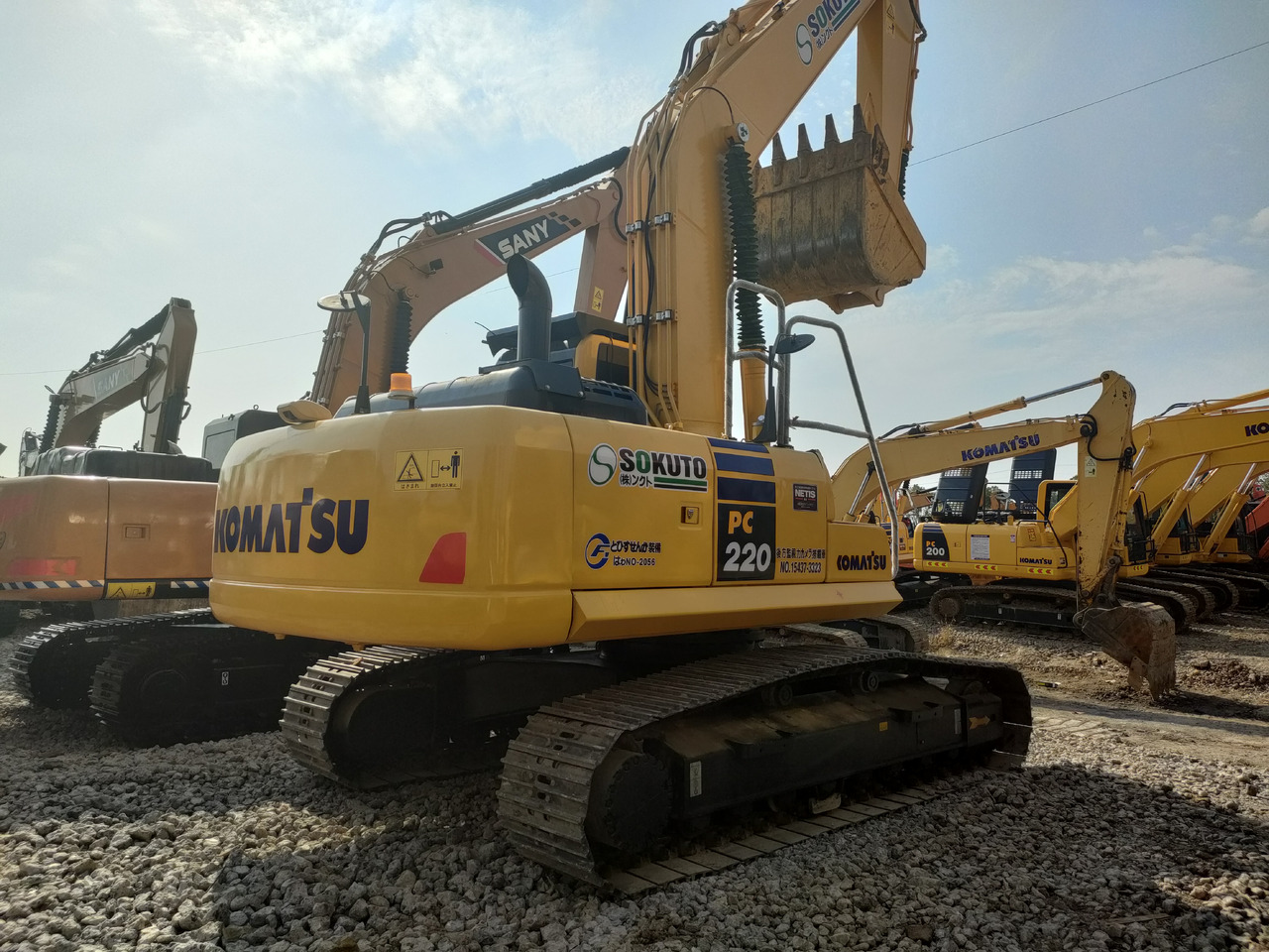 KOMATSU PC220-8 - Pásové rýpadlo: obrázek 4 KOMATSU PC220-8 - Pásové rýpadlo: obrázek 4