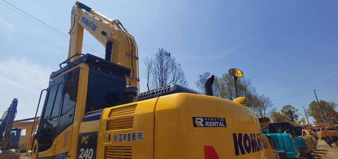 KOMATSU PC240-8 - Pásové rýpadlo: obrázek 4 KOMATSU PC240-8 - Pásové rýpadlo: obrázek 4