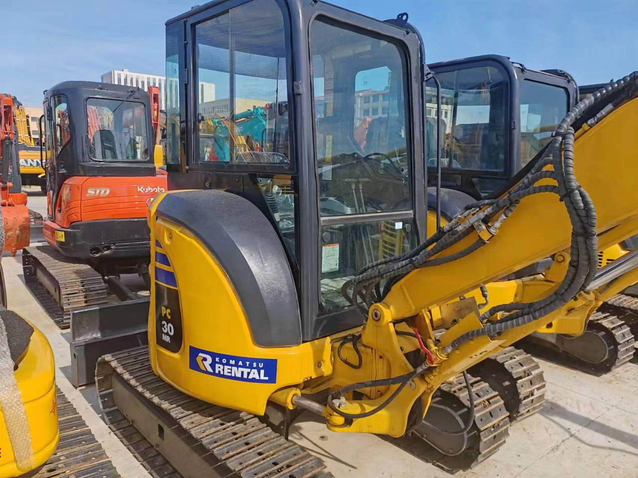 KOMATSU PC30 - Pásové rýpadlo: obrázek 1 KOMATSU PC30 - Pásové rýpadlo: obrázek 1