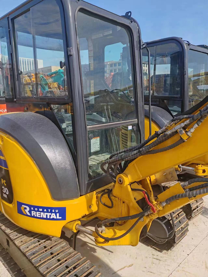 KOMATSU PC30 - Pásové rýpadlo: obrázek 4 KOMATSU PC30 - Pásové rýpadlo: obrázek 4