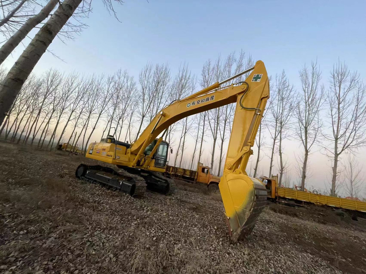 KOMATSU PC300-7 - Pásové rýpadlo: obrázek 5 KOMATSU PC300-7 - Pásové rýpadlo: obrázek 5