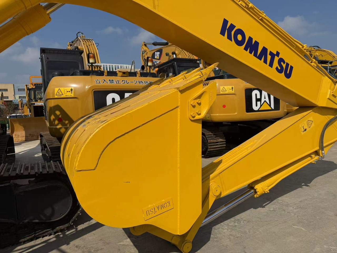 KOMATSU PC300-8 - Pásové rýpadlo: obrázek 5 KOMATSU PC300-8 - Pásové rýpadlo: obrázek 5