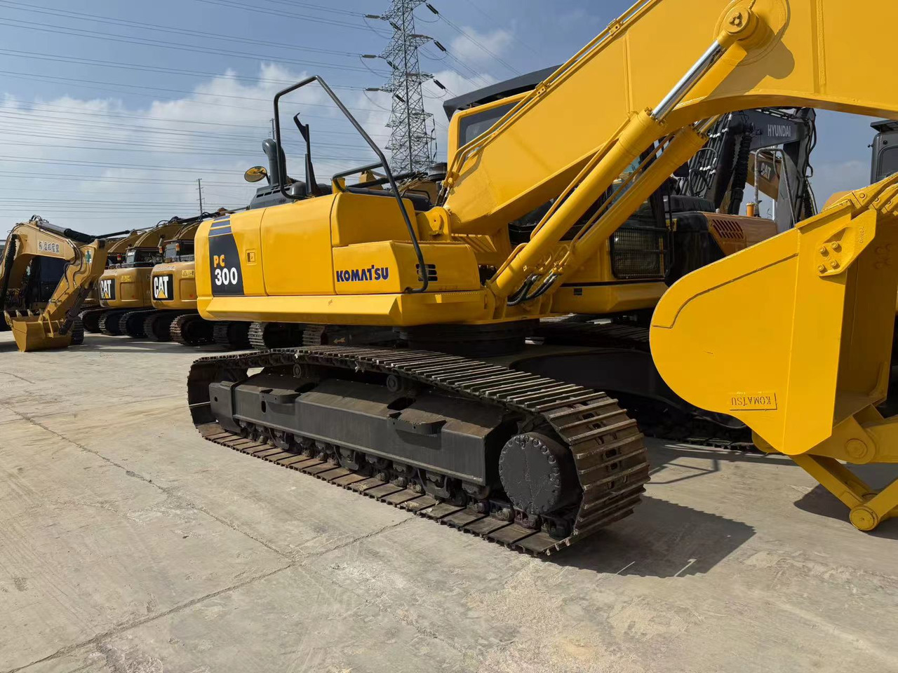 KOMATSU PC300-8 - Pásové rýpadlo: obrázek 3 KOMATSU PC300-8 - Pásové rýpadlo: obrázek 3