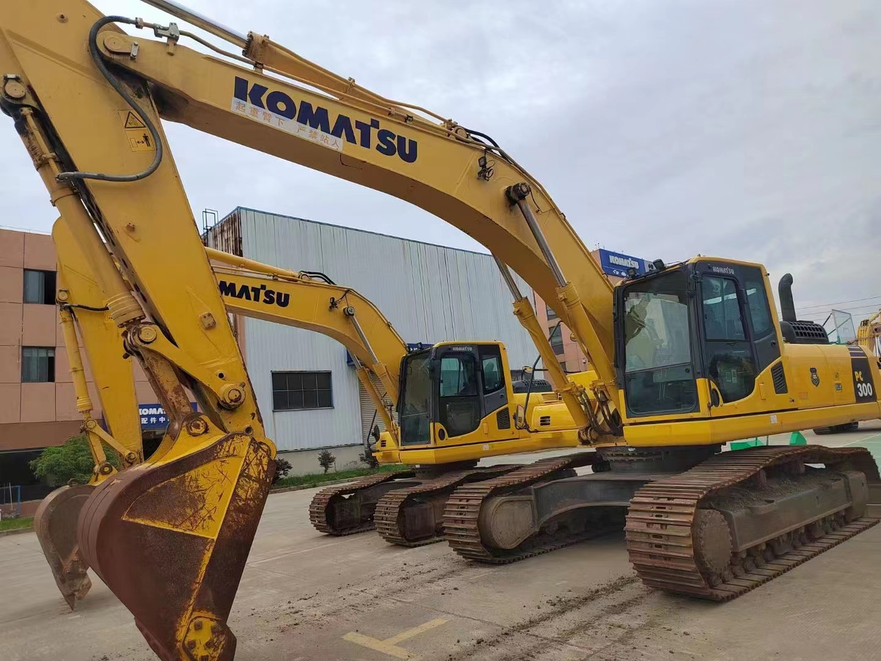 KOMATSU PC300-8 - Pásové rýpadlo: obrázek 1 KOMATSU PC300-8 - Pásové rýpadlo: obrázek 1