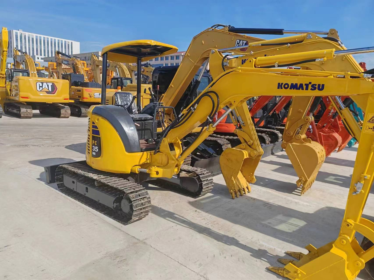KOMATSU PC35 - Pásové rýpadlo: obrázek 2 KOMATSU PC35 - Pásové rýpadlo: obrázek 2