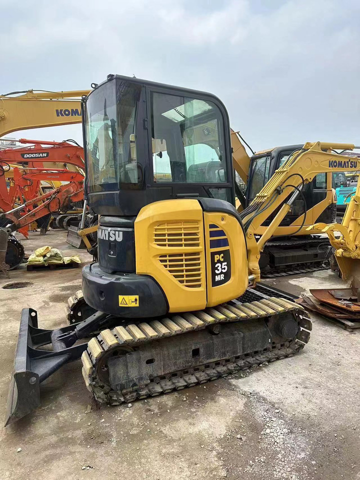 KOMATSU PC35 - Pásové rýpadlo: obrázek 2 KOMATSU PC35 - Pásové rýpadlo: obrázek 2