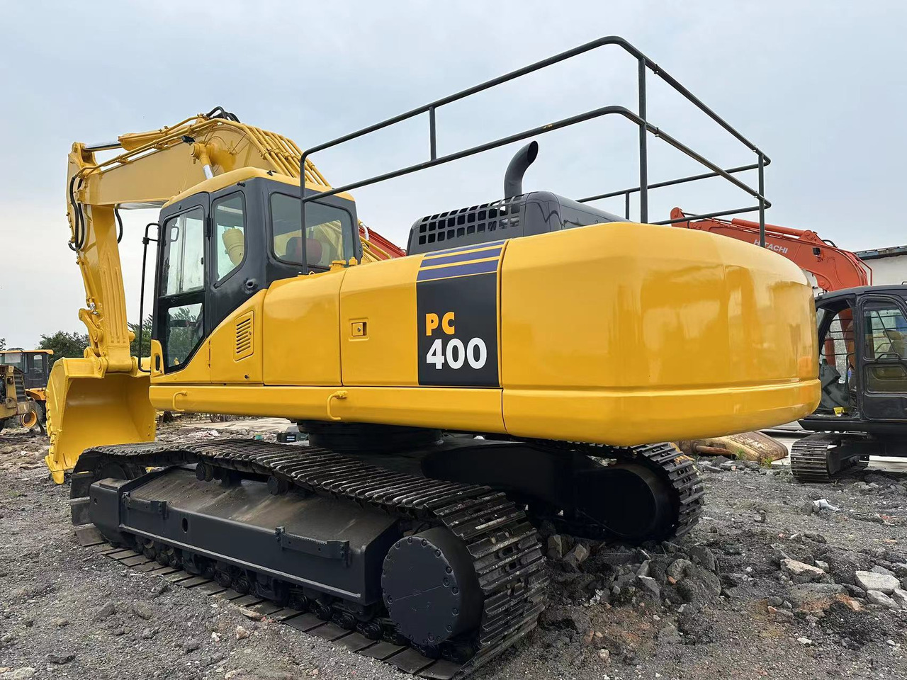 KOMATSU PC400-7 - Pásové rýpadlo: obrázek 2 KOMATSU PC400-7 - Pásové rýpadlo: obrázek 2