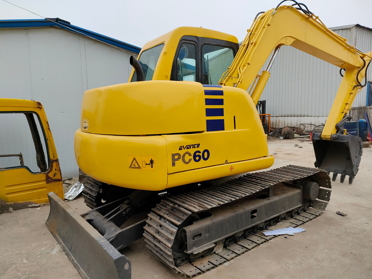 KOMATSU PC60-7 - Pásové rýpadlo: obrázek 4 KOMATSU PC60-7 - Pásové rýpadlo: obrázek 4