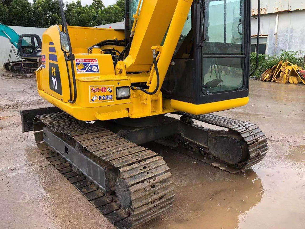KOMATSU PC70-8 - Pásové rýpadlo: obrázek 4 KOMATSU PC70-8 - Pásové rýpadlo: obrázek 4