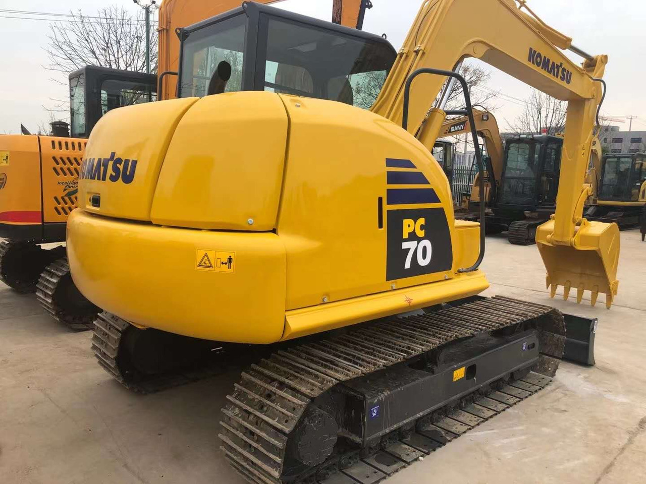 KOMATSU PC70-8 - Pásové rýpadlo: obrázek 2 KOMATSU PC70-8 - Pásové rýpadlo: obrázek 2