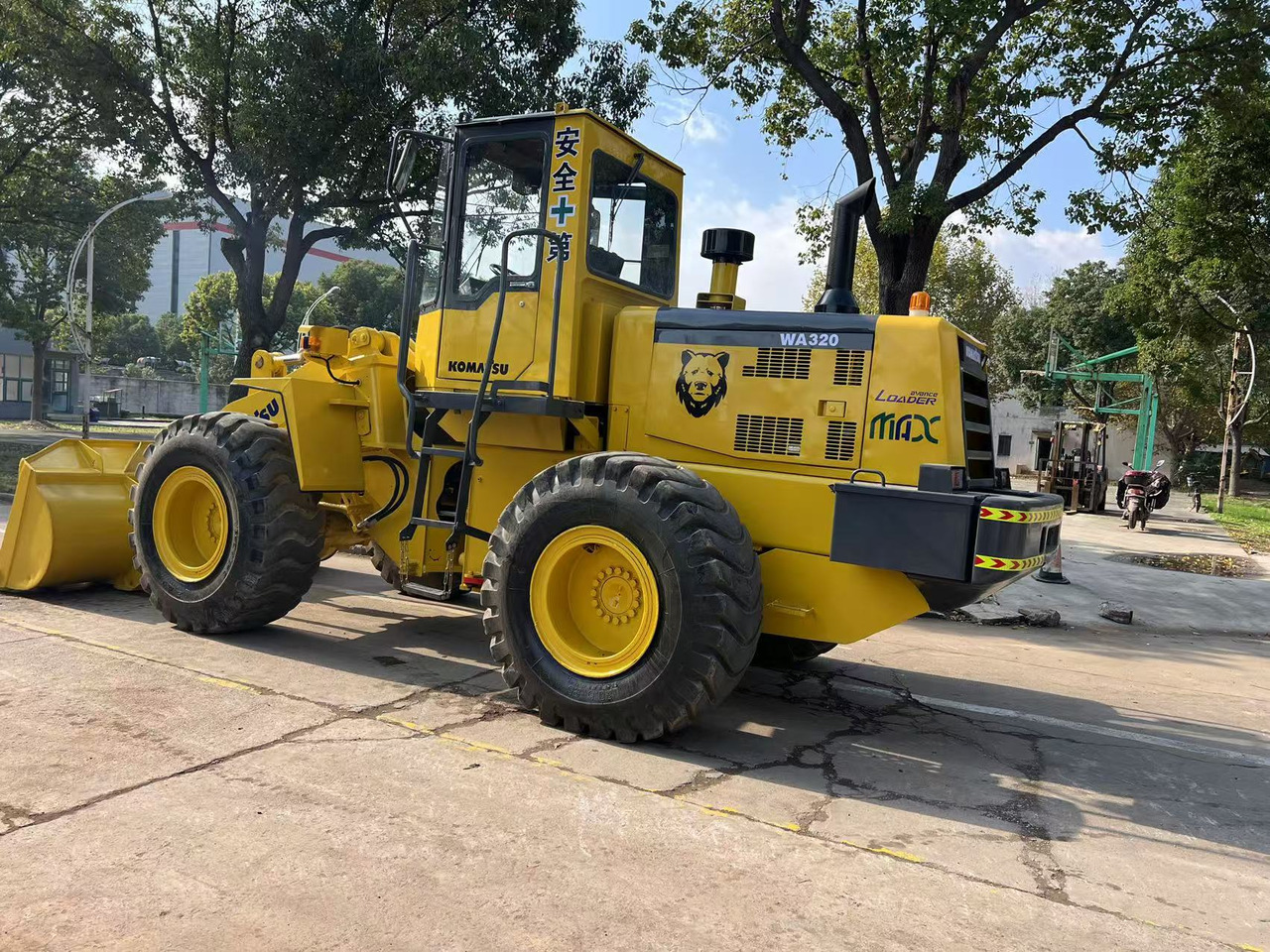 KOMATSU WA320-3 - Kolový nakladač: obrázek 3 KOMATSU WA320-3 - Kolový nakladač: obrázek 3