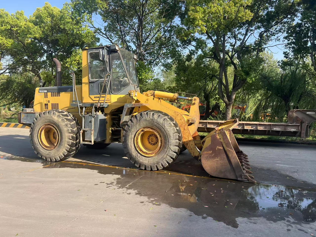 KOMATSU WA320-3 - Kolový nakladač: obrázek 1 KOMATSU WA320-3 - Kolový nakladač: obrázek 1