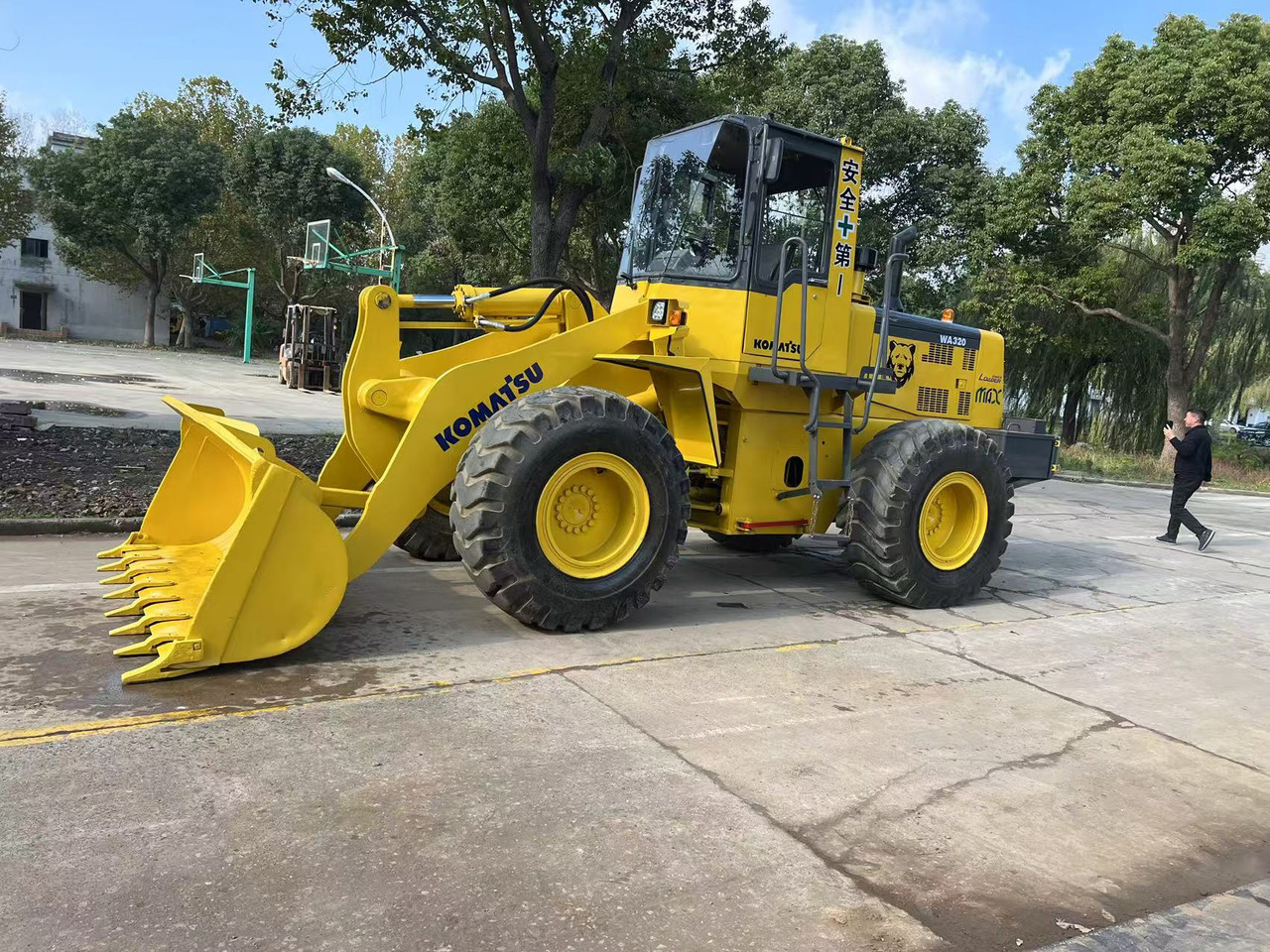 KOMATSU WA320-3 - Kolový nakladač: obrázek 4 KOMATSU WA320-3 - Kolový nakladač: obrázek 4