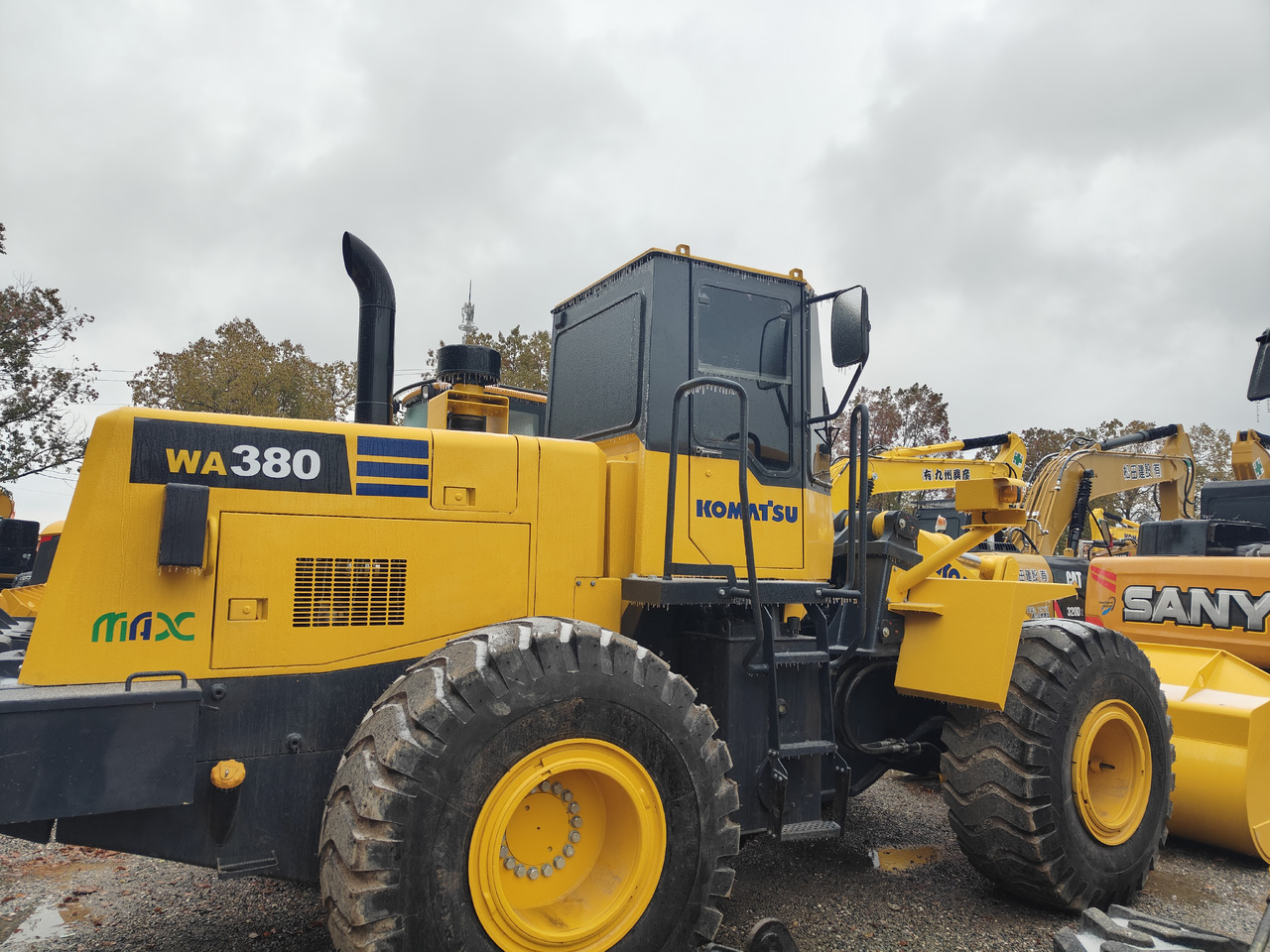 KOMATSU WA380-3 - Kolový nakladač: obrázek 3 KOMATSU WA380-3 - Kolový nakladač: obrázek 3