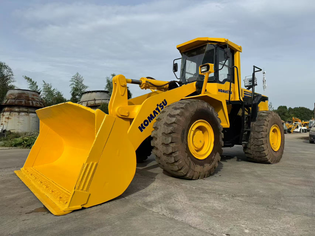 KOMATSU WA470-3 - Kolový nakladač: obrázek 4 KOMATSU WA470-3 - Kolový nakladač: obrázek 4