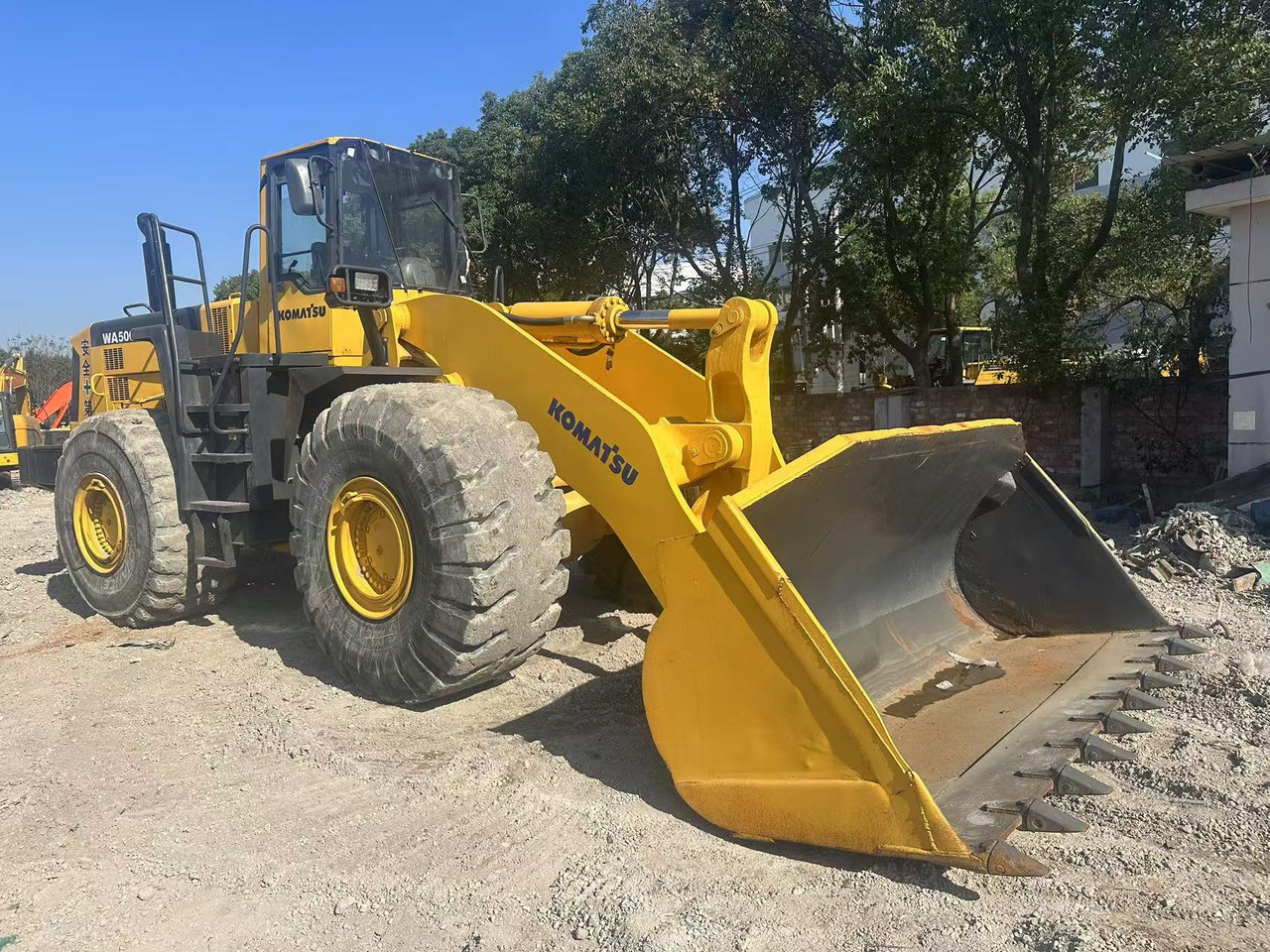 KOMATSU WA500-3 - Kolový nakladač: obrázek 1 KOMATSU WA500-3 - Kolový nakladač: obrázek 1
