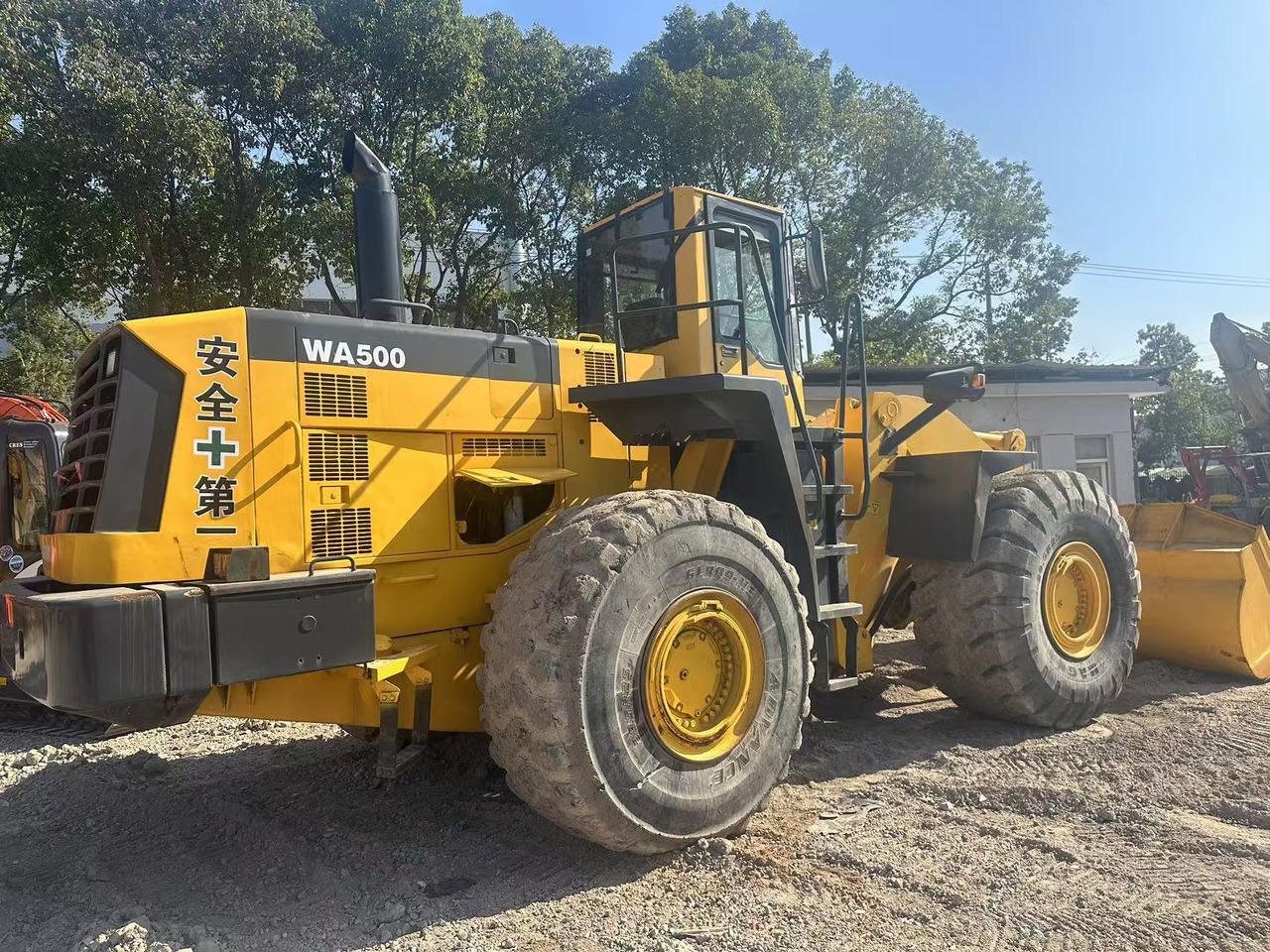 KOMATSU WA500-3 - Kolový nakladač: obrázek 3 KOMATSU WA500-3 - Kolový nakladač: obrázek 3