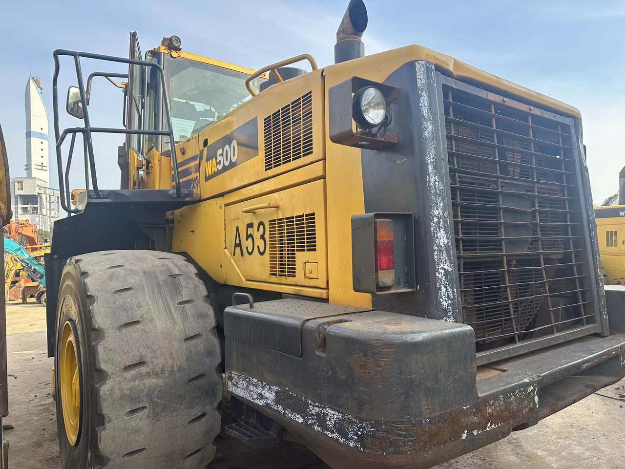 KOMATSU WA500-3 - Kolový nakladač: obrázek 3 KOMATSU WA500-3 - Kolový nakladač: obrázek 3