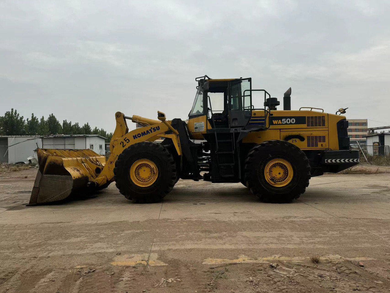 KOMATSU WA500-6 - Kolový nakladač: obrázek 2 KOMATSU WA500-6 - Kolový nakladač: obrázek 2