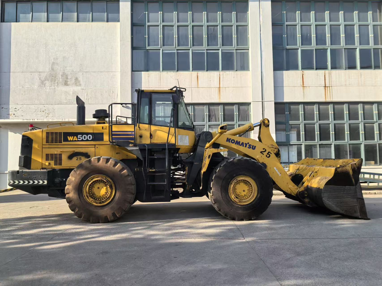 KOMATSU WA500-6 - Kolový nakladač: obrázek 1 KOMATSU WA500-6 - Kolový nakladač: obrázek 1