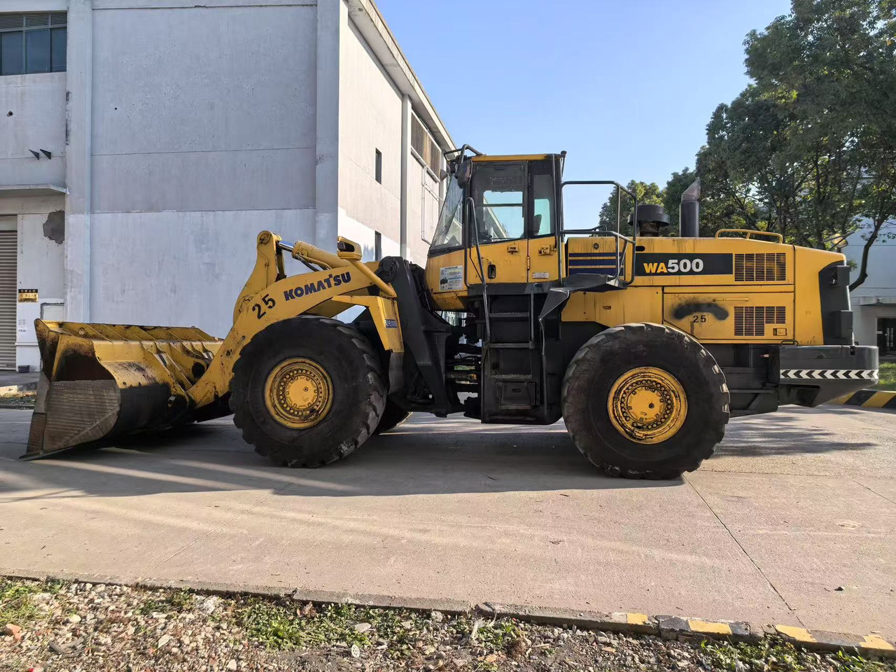 KOMATSU WA500-6 - Kolový nakladač: obrázek 2 KOMATSU WA500-6 - Kolový nakladač: obrázek 2