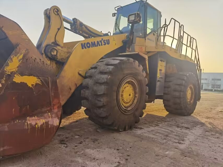 KOMATSU WA600-6 - Kolový nakladač: obrázek 2 KOMATSU WA600-6 - Kolový nakladač: obrázek 2