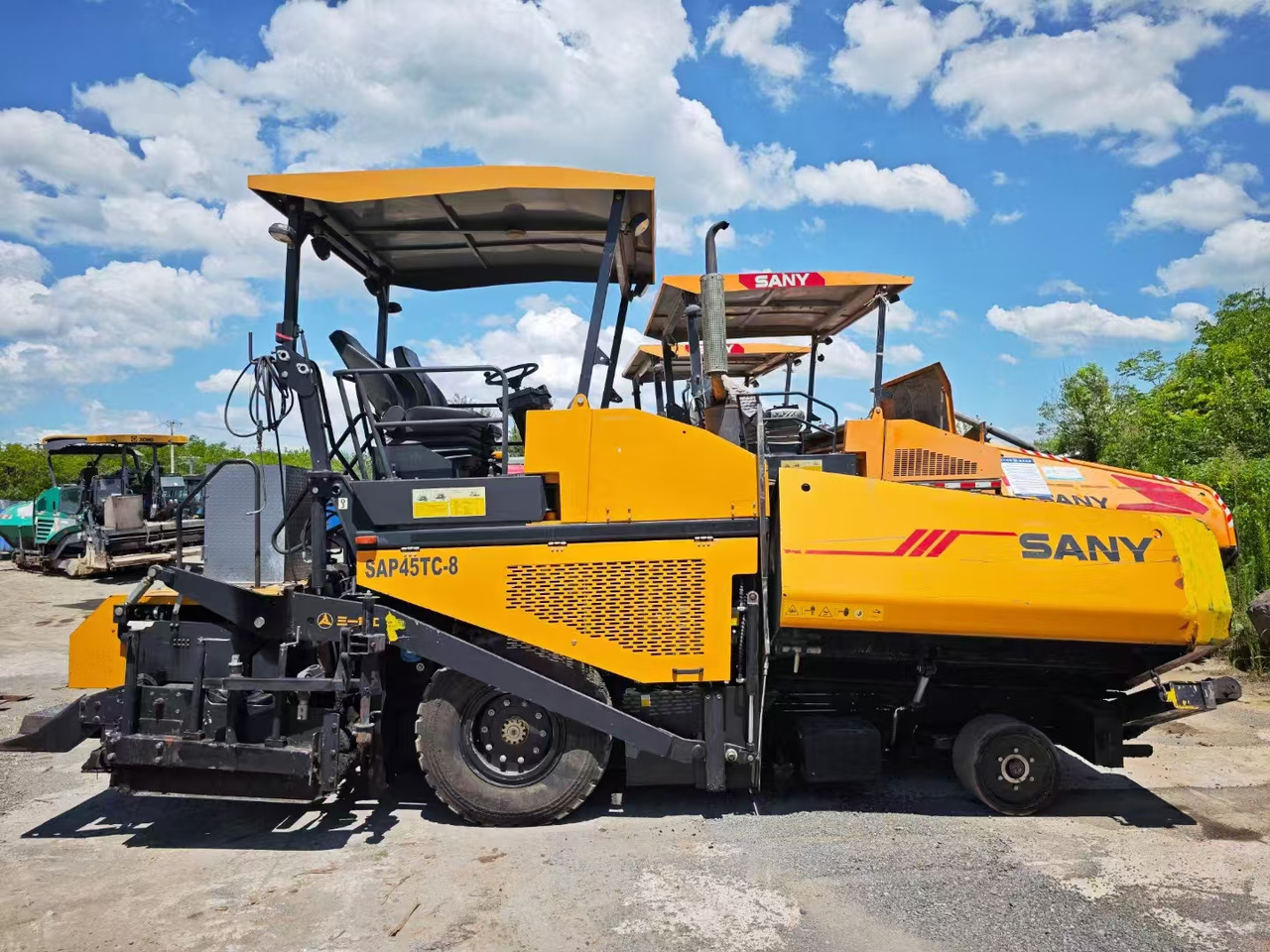 SANY SAP45TC-8 - Finišér: obrázek 2 SANY SAP45TC-8 - Finišér: obrázek 2