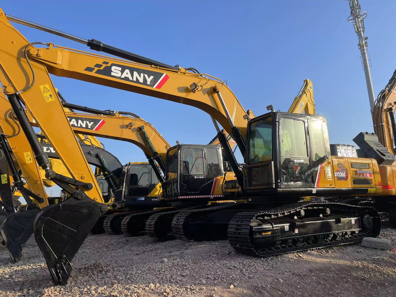 SANY SY235C - Pásové rýpadlo: obrázek 1 SANY SY235C - Pásové rýpadlo: obrázek 1