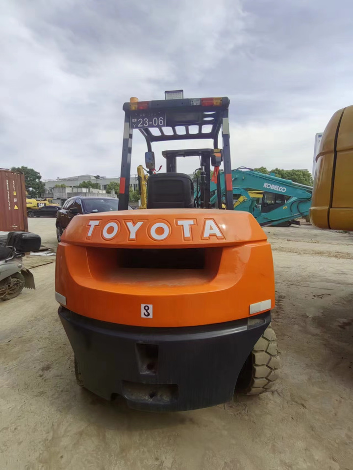 TOYOTA 62-7FD50 - Dieselový vysokozdvižný vozík: obrázek 4 TOYOTA 62-7FD50 - Dieselový vysokozdvižný vozík: obrázek 4