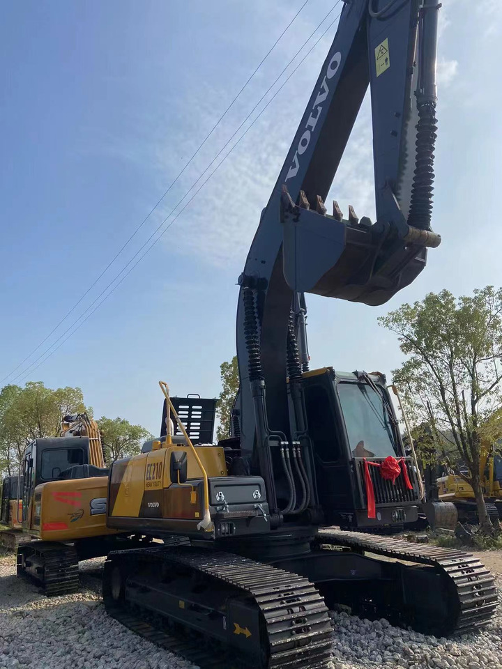 VOLVO EC210 - Pásové rýpadlo: obrázek 4 VOLVO EC210 - Pásové rýpadlo: obrázek 4