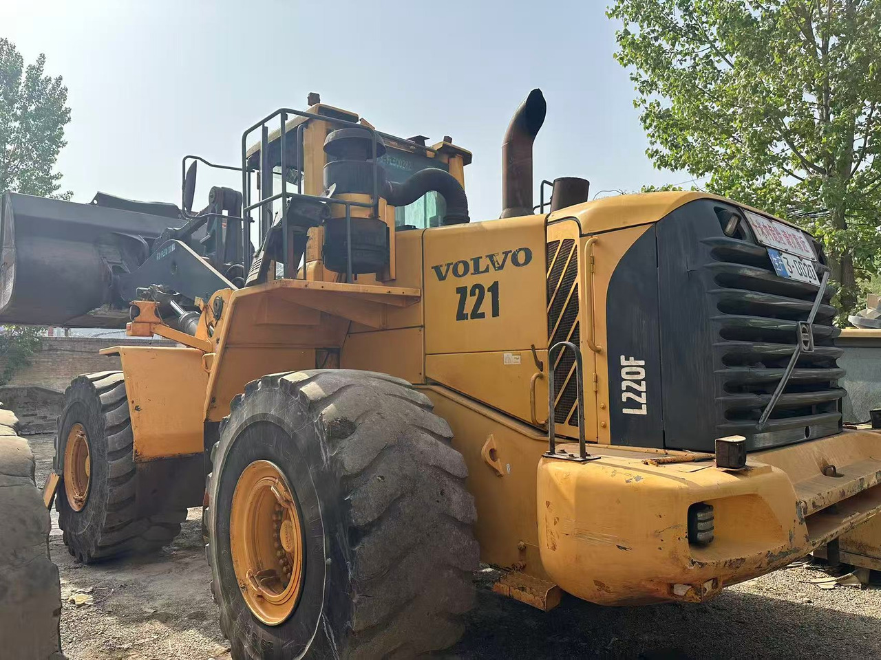 VOLVO L220F - Kolový nakladač: obrázek 2 VOLVO L220F - Kolový nakladač: obrázek 2