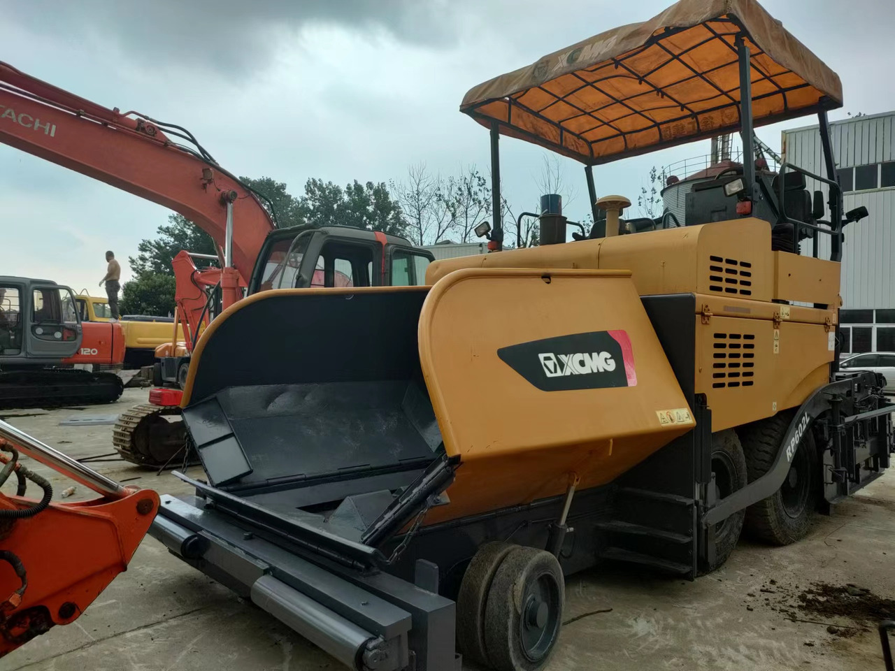 XCMG RP602 - Finišér: obrázek 3 XCMG RP602 - Finišér: obrázek 3