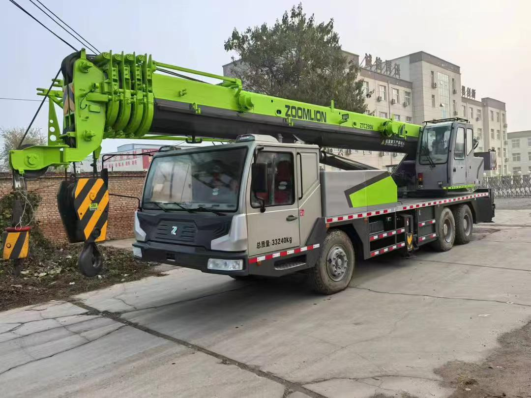 ZOOMLION ZTC250 - Autojeřáb: obrázek 1 ZOOMLION ZTC250 - Autojeřáb: obrázek 1