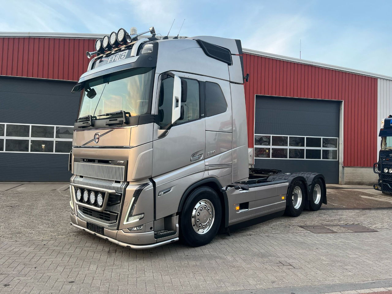 Volvo FH 16.650 FH16 6x4 - Tahač: obrázek 1 Volvo FH 16.650 FH16 6x4 - Tahač: obrázek 1