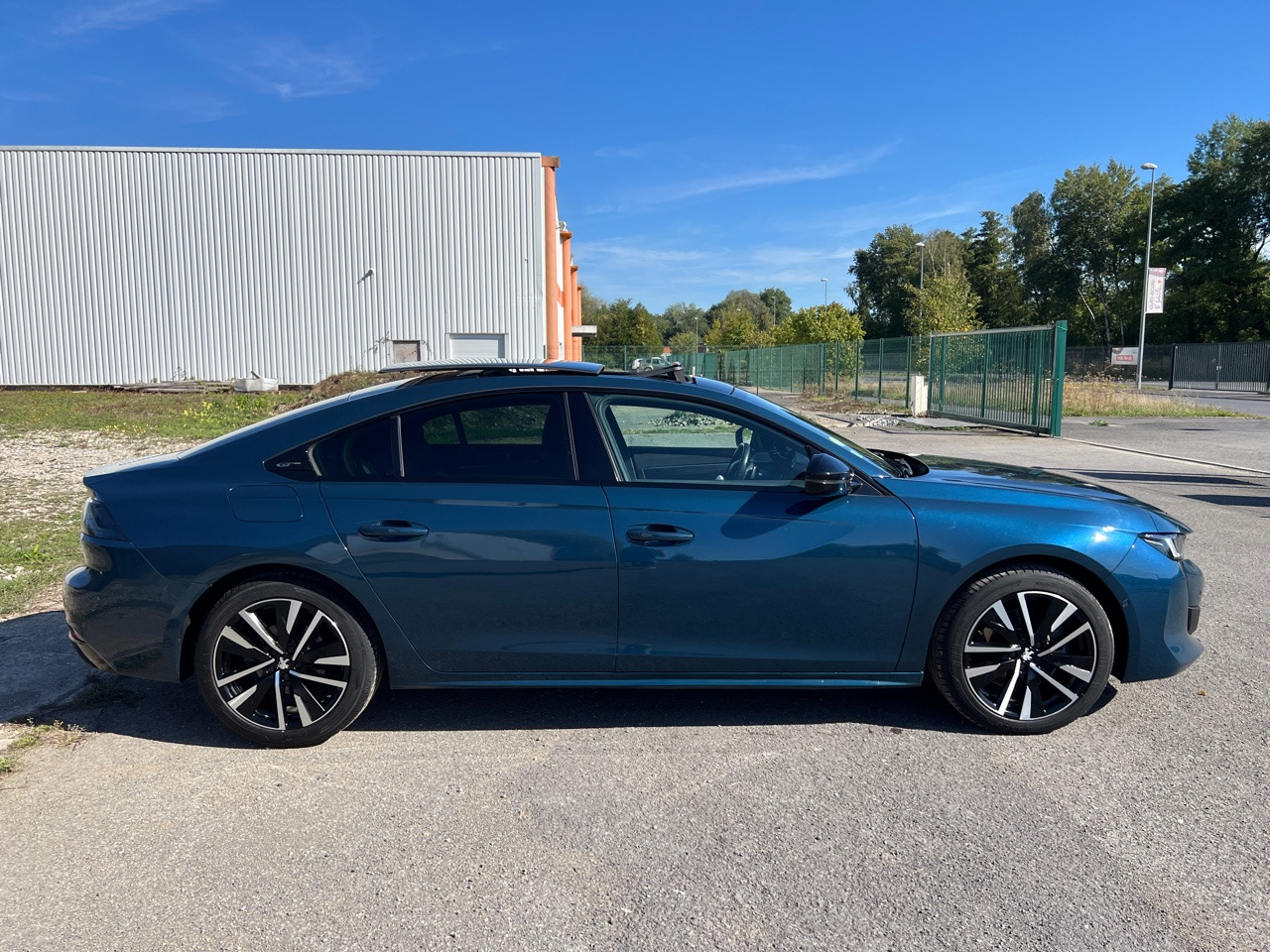 PEUGEOT 508 BlueHDi 180 ch S&S EAT8 GT - Sedan: obrázek 2 PEUGEOT 508 BlueHDi 180 ch S&S EAT8 GT - Sedan: obrázek 2