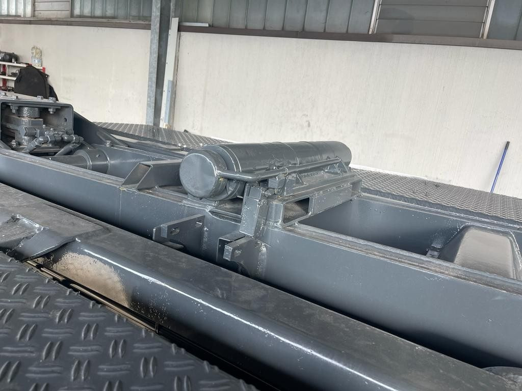 BLOCCAGGIO POSTERIORE INTERNO CON 2 PISTONI - Rám/ Šasi pro Nákladní auto: obrázek 2 BLOCCAGGIO POSTERIORE INTERNO CON 2 PISTONI - Rám/ Šasi pro Nákladní auto: obrázek 2