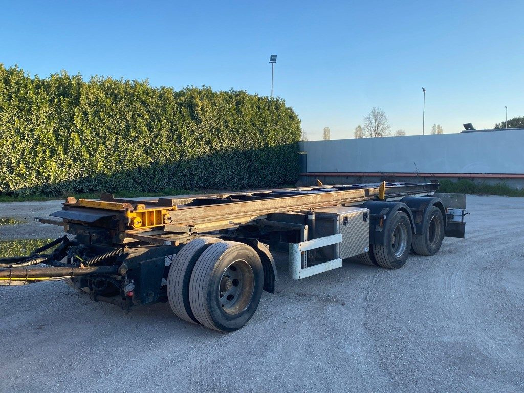 CARDI RIMORCHIO CARDI SCARRABILE RIBALTABILE PNEUMATICO - Hákový/ Ramenový nosič přívěs: obrázek 2 CARDI RIMORCHIO CARDI SCARRABILE RIBALTABILE PNEUMATICO - Hákový/ Ramenový nosič přívěs: obrázek 2