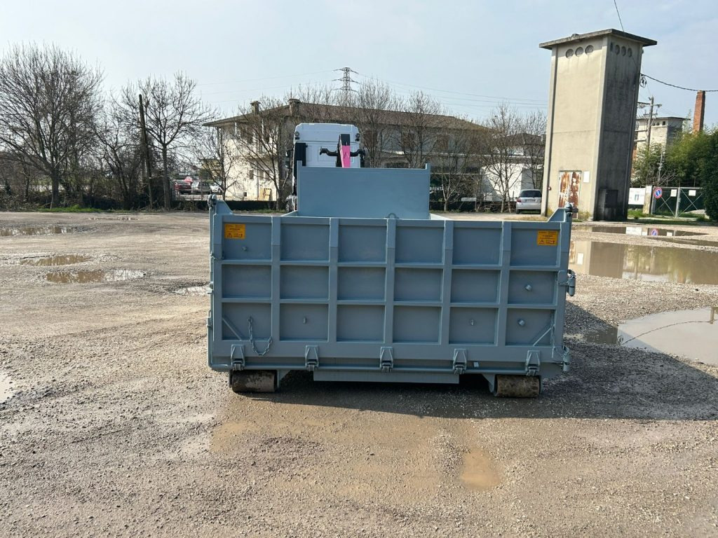 CONTAINER NUOVO A PIANALE CON SPONDE IN TR5 - Hákový kontejner: obrázek 5 CONTAINER NUOVO A PIANALE CON SPONDE IN TR5 - Hákový kontejner: obrázek 5